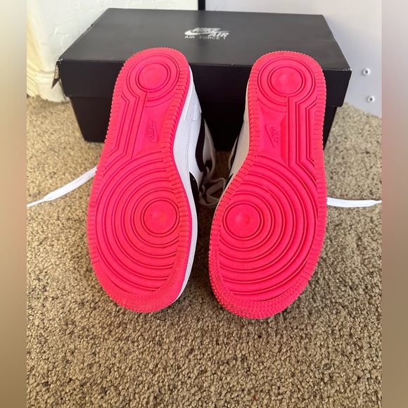 Air Force 1 Nike Jordans. Size 6 Woman & Youth 🩷 - Picture 6 of 7